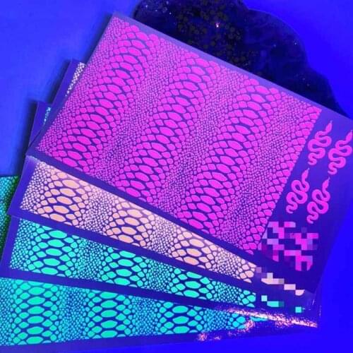4pcs/lot Snake Skin Fluorescent Nail Sticker,Neon Luminous 3D Nail Art Serpentine Stripe Snake Transfer Decal Sliders Salons