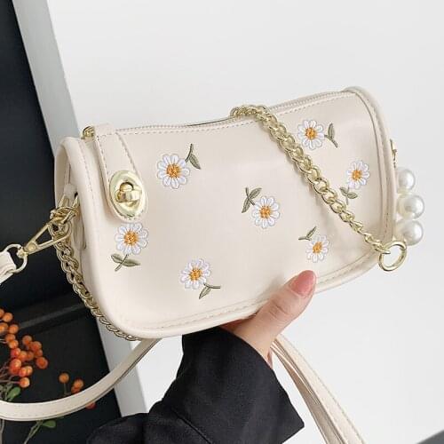 Cute Flower Small Shoulder Bags for Women Pearl Chain Tote Messenger Bags Square Designer Ladies Handbags Elegant Armpit Bag Sac