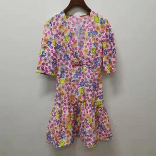 2021 Summer Womens V-Neck Smiley Colorful Print Mini Dress Short Sleeve Ladies Slim Waist Pleated Short Robe Fashion