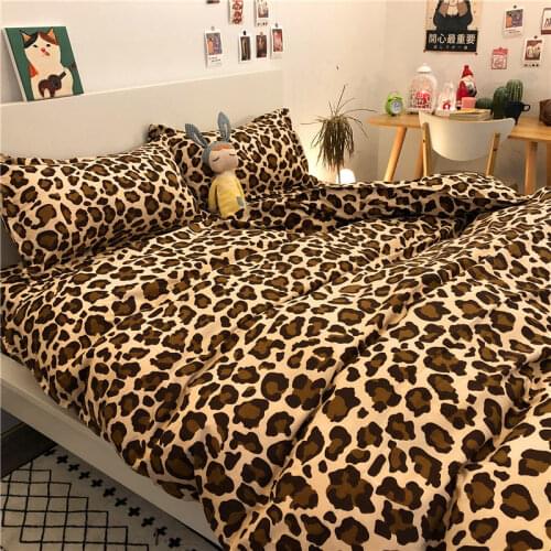 Soft Bedding Set including Flat Sheets Bed Linen Duvet Quilt Pillowcase Cover for Queen Single Bed Cute Cartoon Printed Set