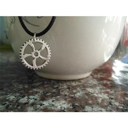 New Steampunk Assorted time gears Watch Clock Hour Necklace Geometric round lucky gear wheel leather pendant necklace Jewelry