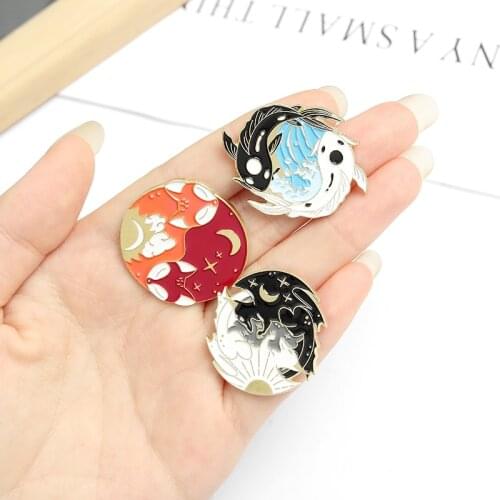 Round animals huddle together Enamel Brooch Fox rabbit wolf Koi bat Day night sun moon Lapel Pin bag Badge Gifts for friends