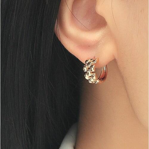 Trendy Metal Gold Geometric Heart Bowknot Small Hoop Earrings for Women Female Dragon Butterfly Huggies Earrings Jewelry