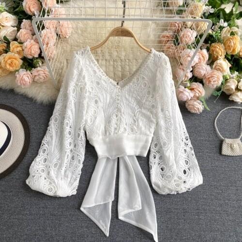 Palace style female design sense hollow out lace puff sleeve bow tie waist short beaded shirt blouses