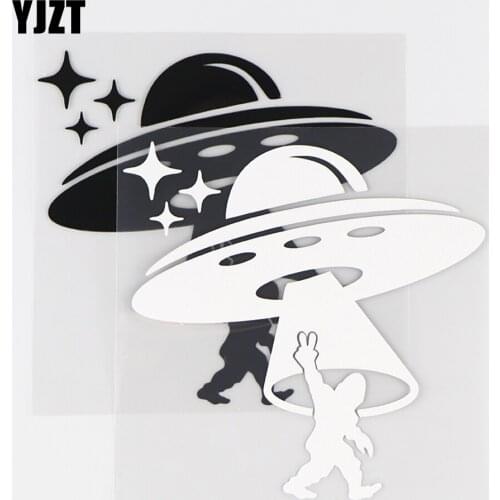 YJZT 13.2×13CM Sasquatch Bigfoot Alien Abduction Vinyl Decal Car Sticker Funny Space Et Ufo Black / Silver 10A-0483