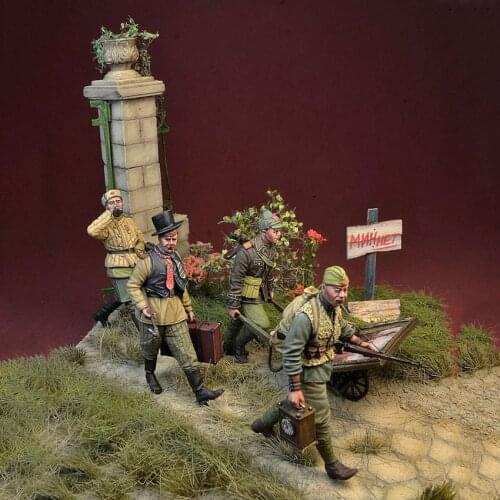 New Unassembled 1/35 ancient crew include 4 man stand Resin Figure Unpainted Model Kit