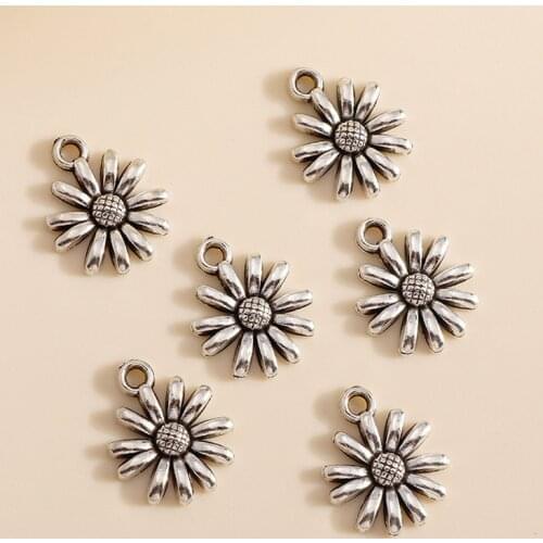 30pcs 11*13mm Trendy Antique Silver Color Daisy Sunflower Charms DIY Fit Bracelets Pendants Earrings Jewelry Accessories
