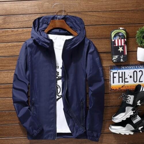 2020 Ultra-Light Mens Summer Hood Jacket Thin Sports Windbreaker Packable Sunscreen Waterproof Beach Casual Jacket Colors