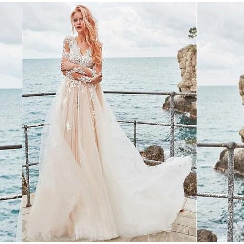 A-Line Chiffon Long Sleeve Wedding Dresses 2021 Boat Neck Lace Appliques Vintage Bridal Gown With Button Back Sweep Train