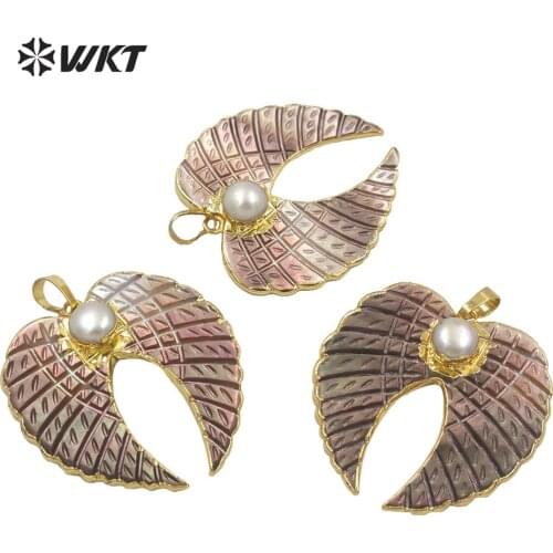 WT-JP261 WKT newest fashion natural grey shell feather pendant popular hot gold MOP shell jewelry shell pendant with pearl