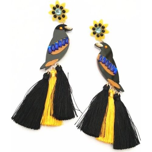 Dong mu jewelry 2018 new fashion acrylic bird earrings parrot tassel ladies fashion pretty earrings wild single birthday gift