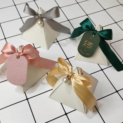 New Triangular Pyramid White Candy Box Wedding Favors and Gifts Packaging Chocolate Boxes Baby Shower Party Supplies