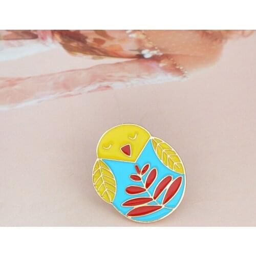 Owl enamel brooch Cute little bird pin Button Pins Denim clothes bag Badge Cartoon animal Jewelry Gift for Kids friends