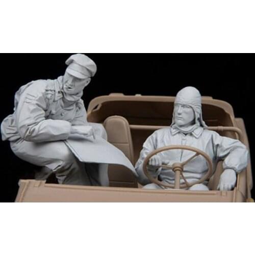 1/16 Scale Unpainted Resin Figure General and his driver 2 figures collection figure