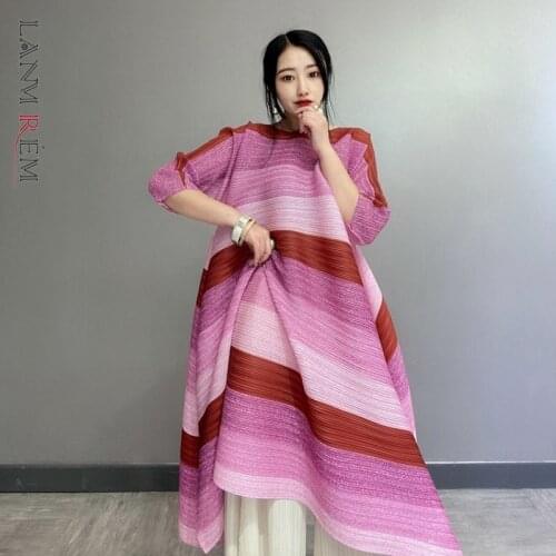 LANMREM 2021 Autumn Summer new pleated womens clothes printting gradient colors striped elastic dress famale YJ298