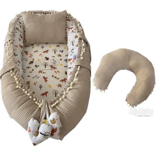 Jaju Baby Handmade, Pique Fabric and Muslin Fabric Fox Design 3 Piece Babynest Set with Pompom