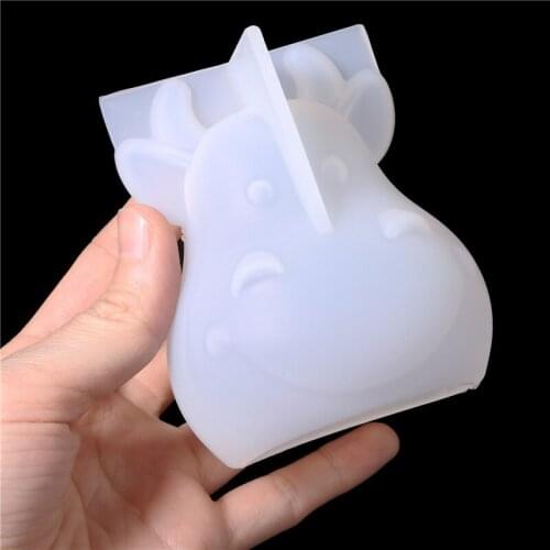 DIY Crystal Epoxy Cow Mould 3D Cute Cow Shape Casting Mold For New Year Cow Mascot Ornament Clay Epoxy Making Supplies