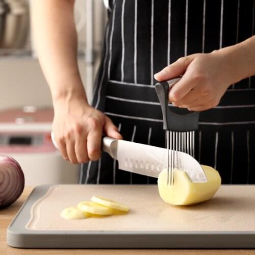 Hot Sale Cutting Supplies Stainless Steel Onion Needle Onion Fork Vegetables Fruit Slicer Tomato Cutter Cutting Safe Aid Holder