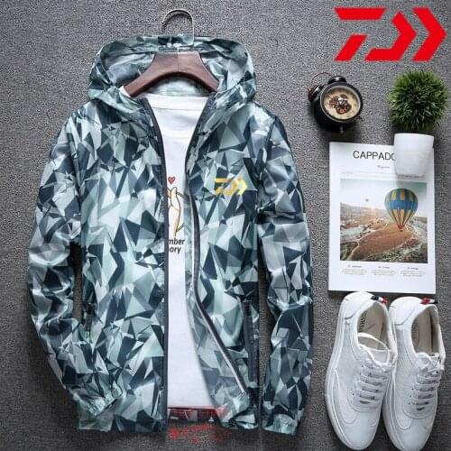 Daiwa Fishing Sun Protection Clothing Camouflage Shirt Men Outdoor Hunting Fishing Quick Dry Sunscreen Hooded Jacket Sportswear