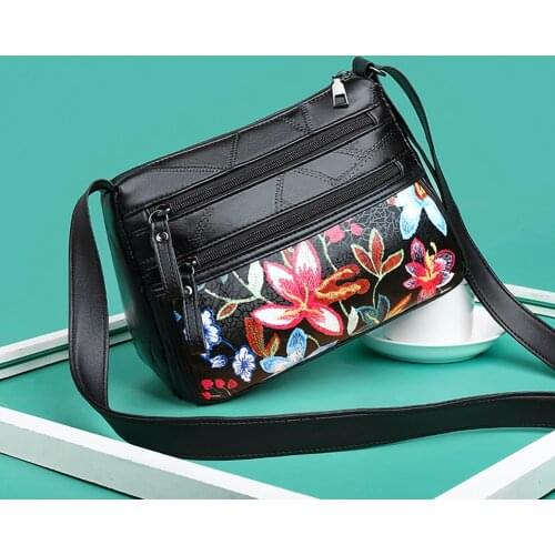 Chic Women Flower Print PU Crossbody Bag Comfortable Leisure Fashionable Large Capacity Multi Pocket Shoulder Pouch
