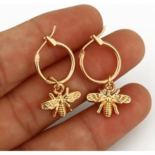 1 Pair Chic Gold Color Small Bee Pendant Earrings For Women Cute Stereoscopic Insect Earrings Fashion Jewelry Gift