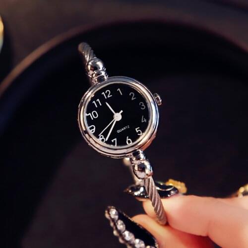 Vintage Quartz Watch Alloy Strap Band Analog Bracelet Wrist Watches Casual Women Quartz Watches Gift Exquisite Wrist Clock