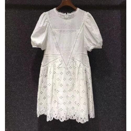 Hollow Out Embroidery Dress 2021 Summer Style Women O-Neck Vintage Flower Patterns Short Sleeve Large Swing White Dress Elegant