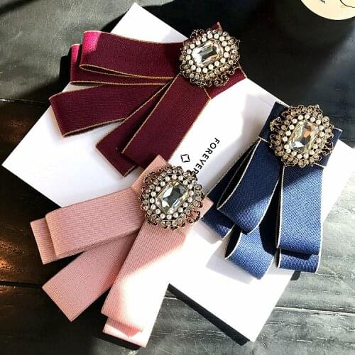 New Vintage Woman Brooches Bow Tie Solid Color Ribbon Bowknot Big Rhinestone Brooch Pin Fashion Jewelry Shirt Suits Accessories