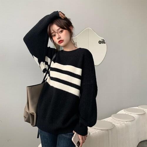 2021 New Arrival White Black Striped Printed Simple Long Sleeve O-neck Sweater for Women Winter Korean Trend Pullover