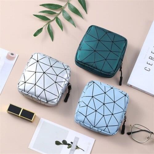 Large Capacity Sanitary Napkin Towel Storage Bag Design Zipper Type Makeup Bag Napkin Bag For Ladies Tampon Bag