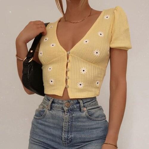 SEASONS V Neck Buttons Embroidery Floral Crop Top T Shirt Ladies Short Sleeve Vintage Slim T-shirt Women Summer Casual ASTS81132