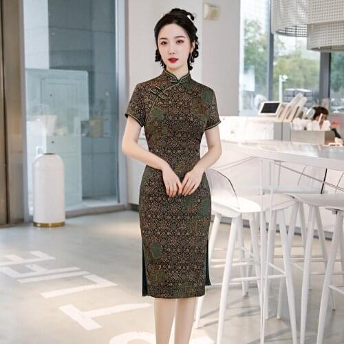 Women Chinese Traditional Short Sleeve Slim Cheongsam Green Rayon Sexy High Split Qipao Vestidos Plus Size L-5XL
