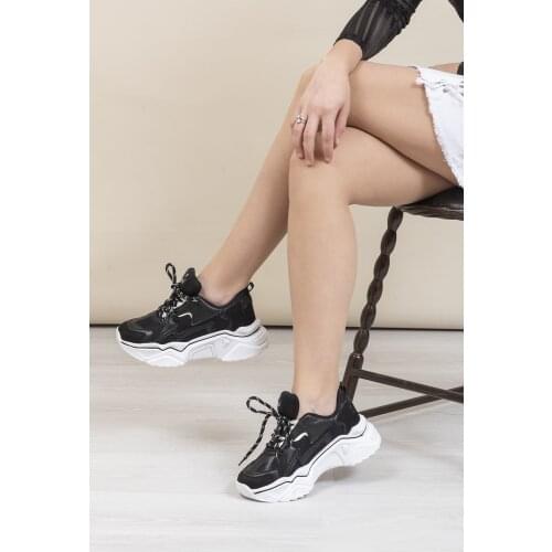 New 2021 Black Sneaker, Breathable Outdoor Sports Shoes, Lightweight Sneakers for Women, Comfortable Athletic Training Footwear