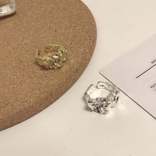 French Vintage Fashion Texture Ring with Irregular Wrinkle Lava Loop Ring with Cold Trend Banquet Jewelry