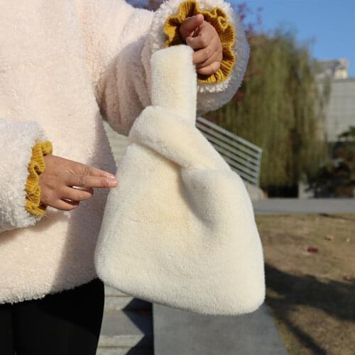Fashion Soft Plush Women Tote Handbags Luxury Designer Shoulder Bags for Ladies Simple Faux Fur Female Clutch Purses for Travel