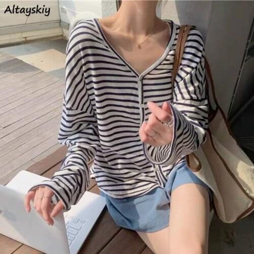 T-shirts Women Long Sleeve Thin V-neck Sun-proof Summer Ladies Outerwear Striped Loose Leisure Retro Simple Buttons Teen Tops