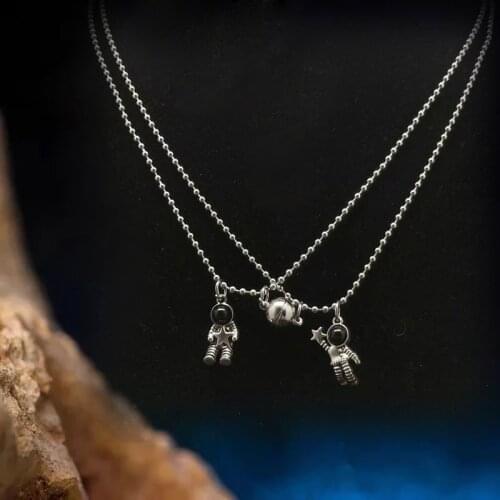 Magnetic Couple Necklace Creative Astronaut Pendant Necklace Infinite Love Paired Clasp Chain Necklaces Friendship Jewelry Gift