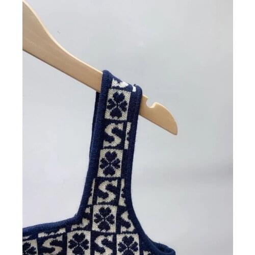 2021 Early Autumn New Hit Color Four-leaf Clover Jacquard Skirt + Vest Top Women