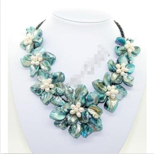 Hot sale new Style >>>>>Charm! mother of pearl shell handmade pearl crystal 7flower pendant necklace 18"