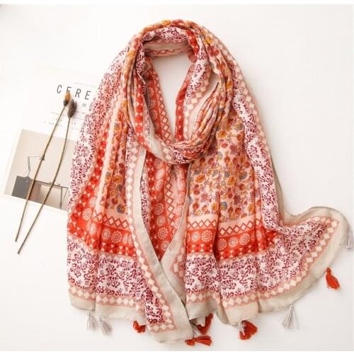 Ladies New Fashion Bohemian Polka Floral Tassel Viscose Shawl Scarf Women High Quality Wrap Pashmina Stole Bufandas Muslim Hijab