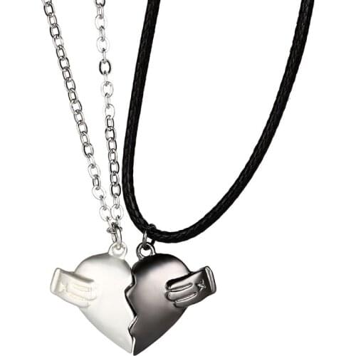 Magnetic Couple Necklace Lovers Broken Heart Pendant Long-distance Relationship Charm Necklace Women Valentines Day Gift 2021