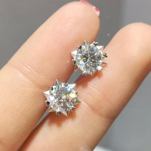 18K White Gold Plated 5mm Moissanite Snowflake Earrings 925 Silver Brilliant Cut Diamond Color D 0.5 ct Gemstone Stud Earrings