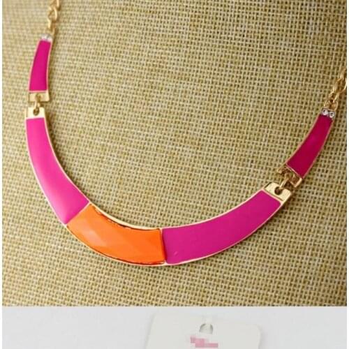 Red gemstone necklace personality contracted collarbone chain shiny gemstone jewelry new neck decoration