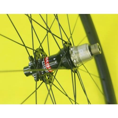 29er MTB XC 30mm wide hookless carbon rear wheel 30mm deep UD 3K 12K matt glossy Novatec D792SB hub leader spoke racing bike