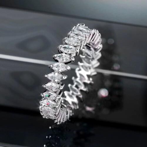 Huitan New Trendy Women Wedding Eternity Rings Full Cubic Zirconia High-quality Statement Jewelry Silver Color Ring Dropshipping