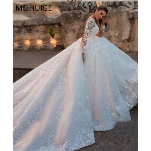 MEIHUIGE Luxury Appliques Long Sleeve Beaded A-Line Wedding Dress 2021 Romantic Scoop Neck Lace Up Vintage Bride Gown Plus Size