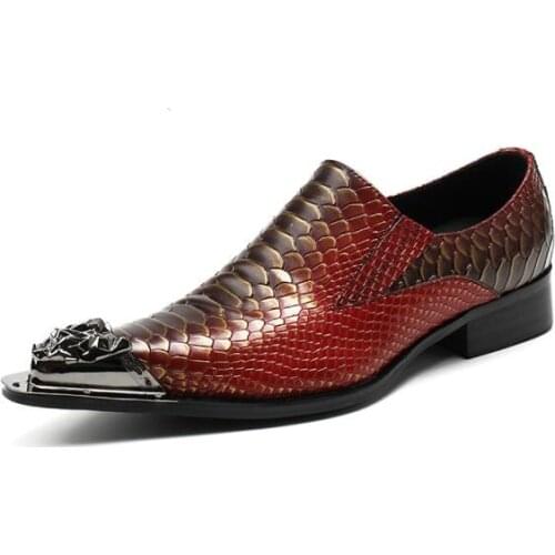 New Summer Fashion Mens Shoes Casual Personality Metal Rivet Pointed Toe Classic Leather Retro Crocodile Pattern Mens Shoes