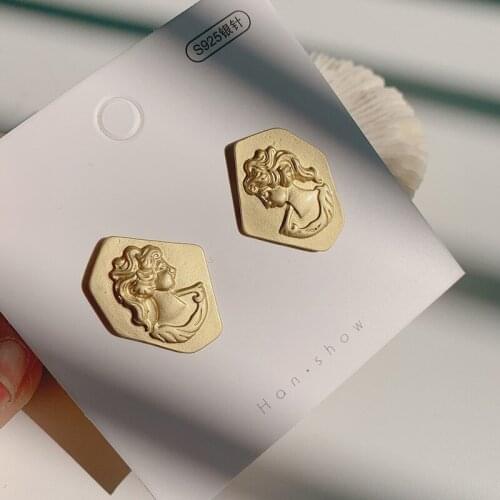 Rongho Vintage Metal Human Head Stud Earrings for Women Baroque Beauty Head Earring Gold Earring Punk Jewelry Brincos