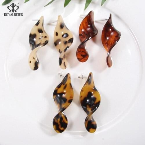 ROYALBEIE 2019 New Fashion Jewelry Leopard Print Acrylic Drop Earring For Femal Bohemian Charm rotate Twisted Statement Earrings