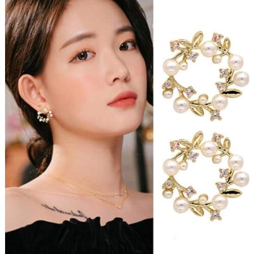 Korean New Colorful Rhinestone Pearl clip on Earrings for Women Charm Butterfly Flowers Shell Earring Jewelry Gift Brincos